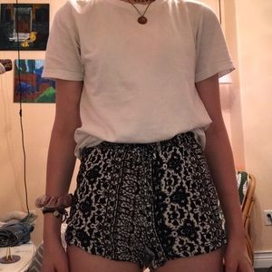 Black loose shorts